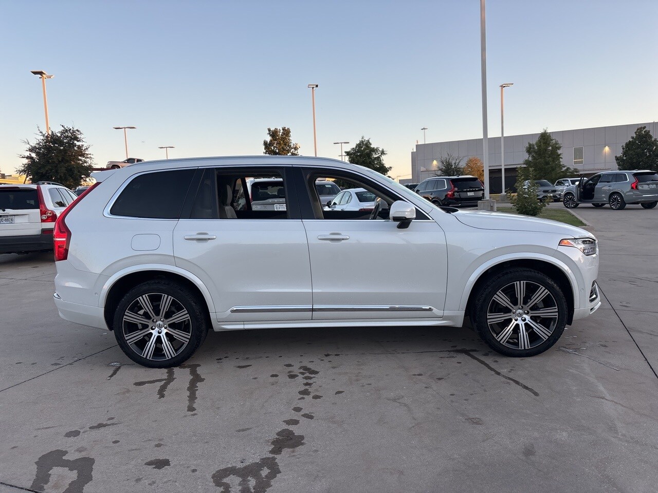 2023 Volvo XC90 Recharge T8 Plus photo 3