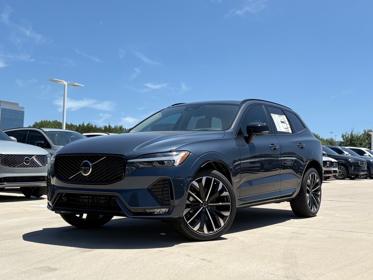 2026 Volvo XC60 Ultra's photo