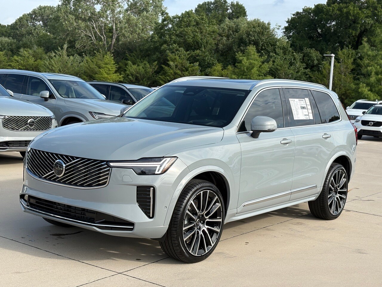 2026 Volvo XC90 photo 2