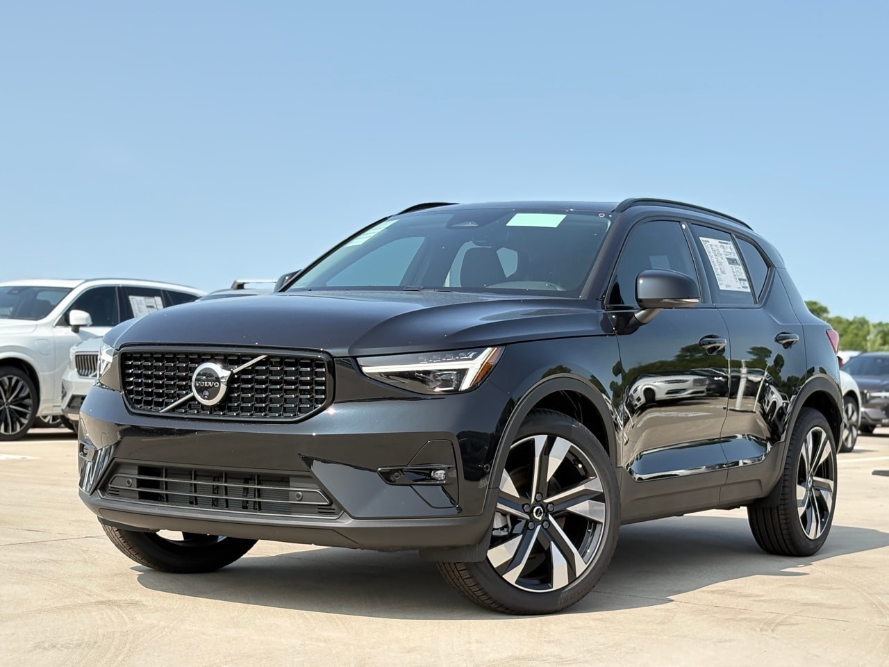2025 Volvo XC40