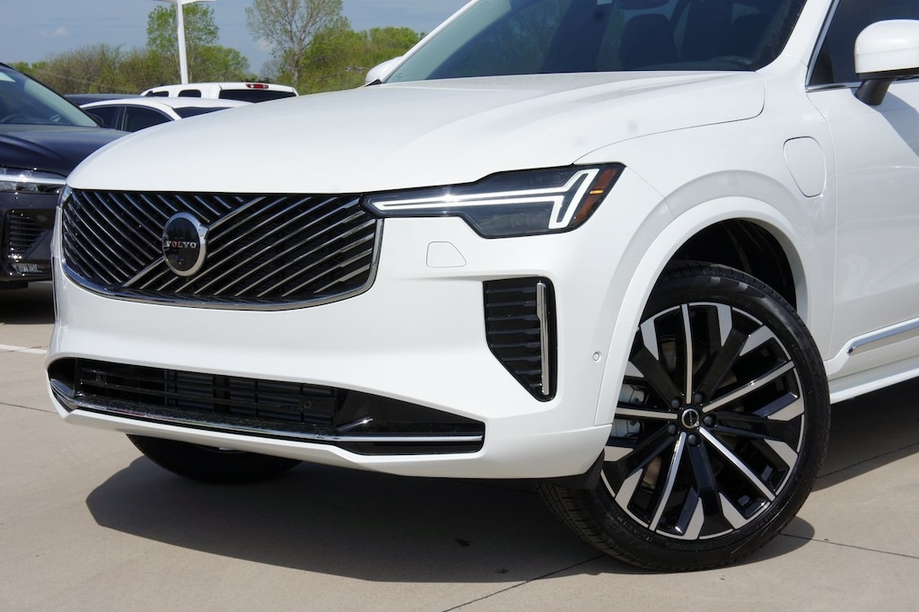 New 2025 Volvo XC90 plug-in hybrid T8 (2025.5) Plus 7-Seater SUV