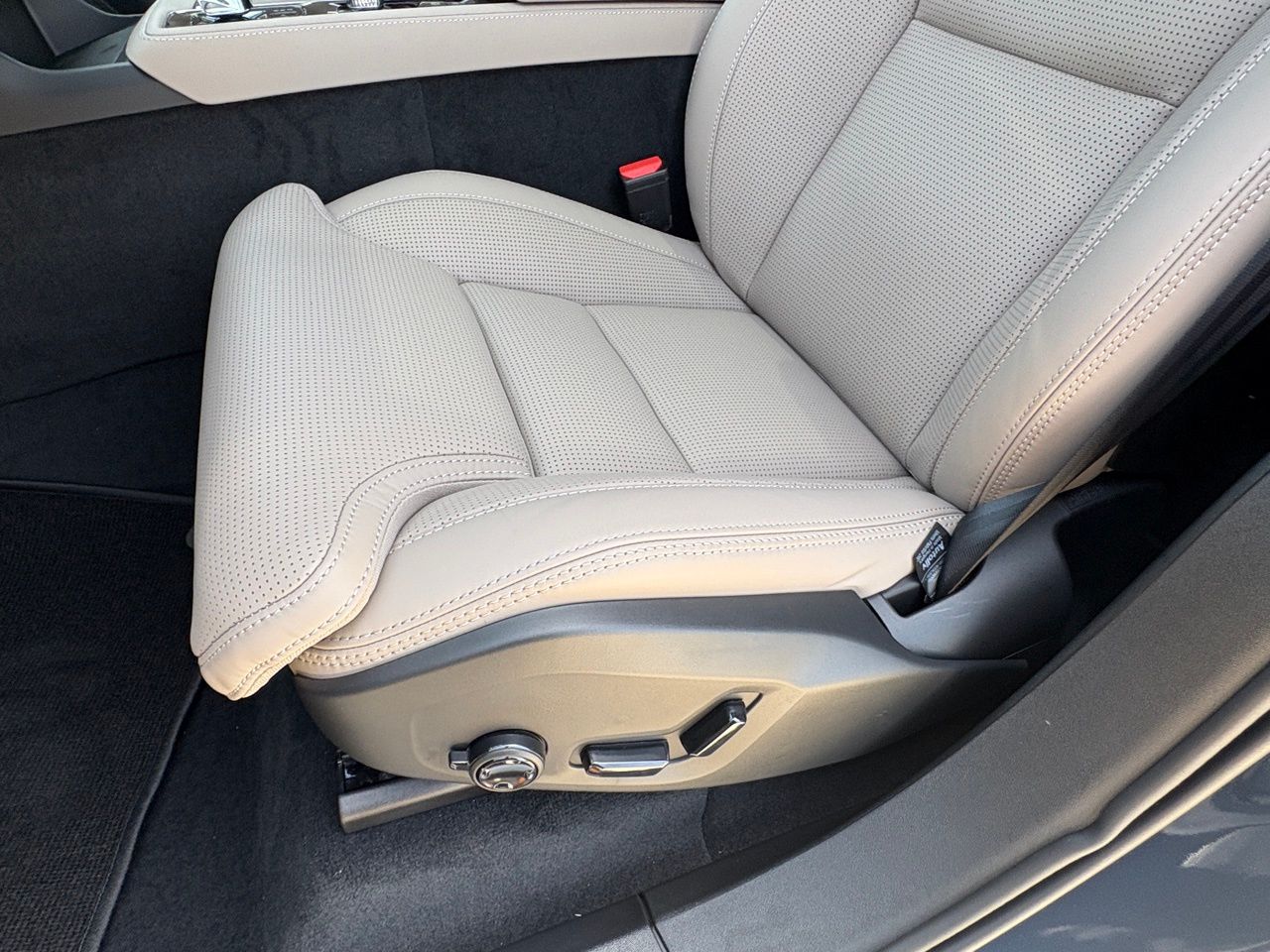 2026 Volvo XC90 Ultra - Photo 18