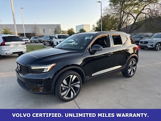 2024 Volvo XC40 B5 Plus Dark Theme SUV