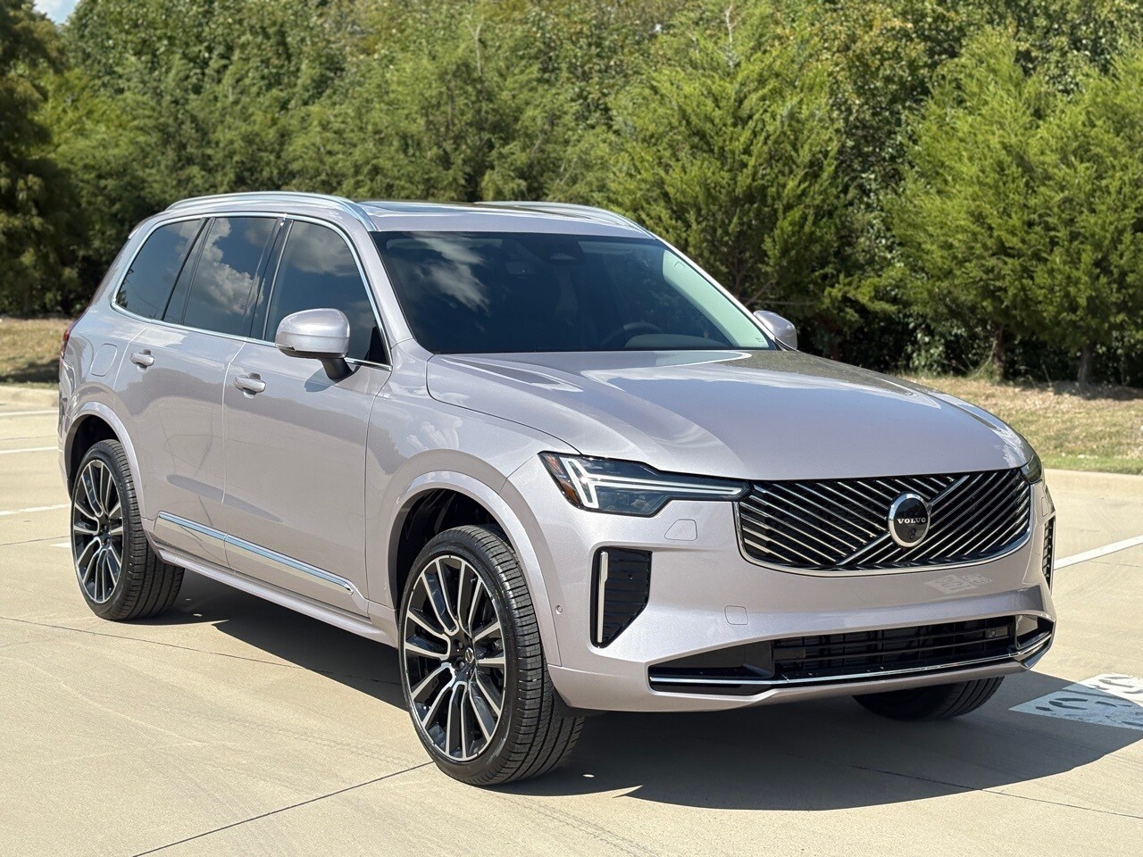 2026 Volvo XC90 Plus photo 3