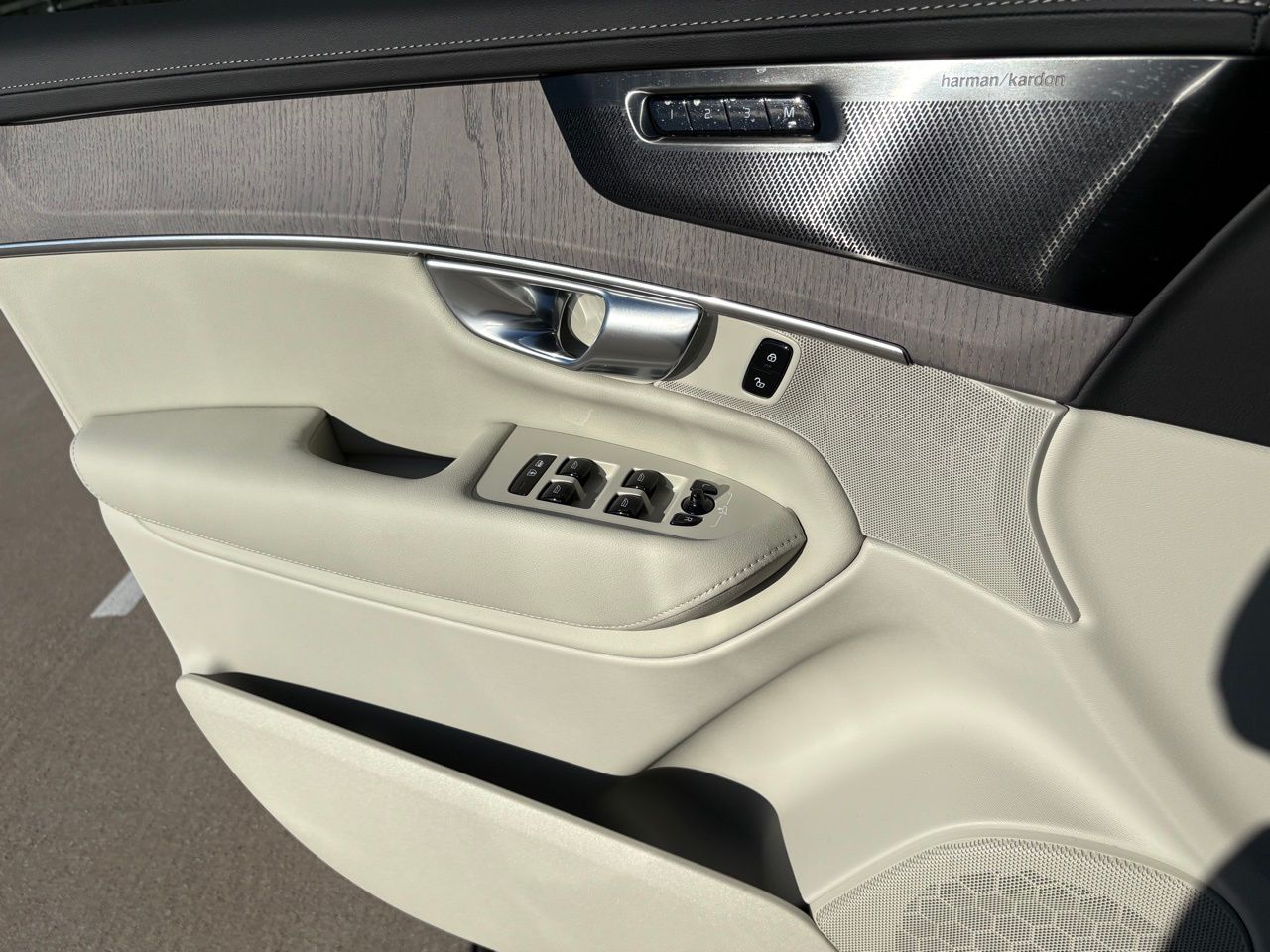 2026 Volvo XC90 Ultra - Photo 14