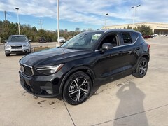 2025 Volvo XC40