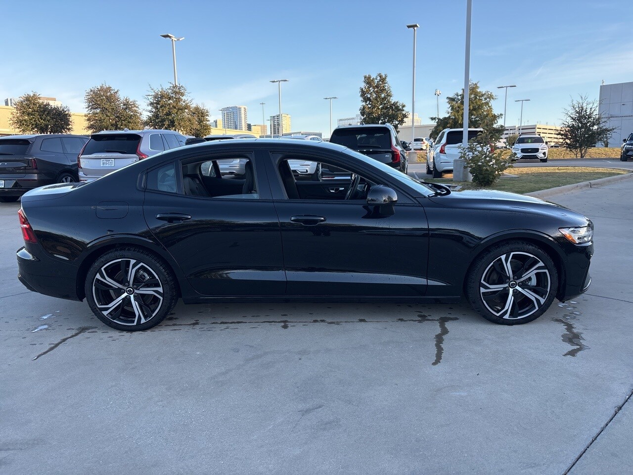 2024 Volvo S60 Ultimate photo 4