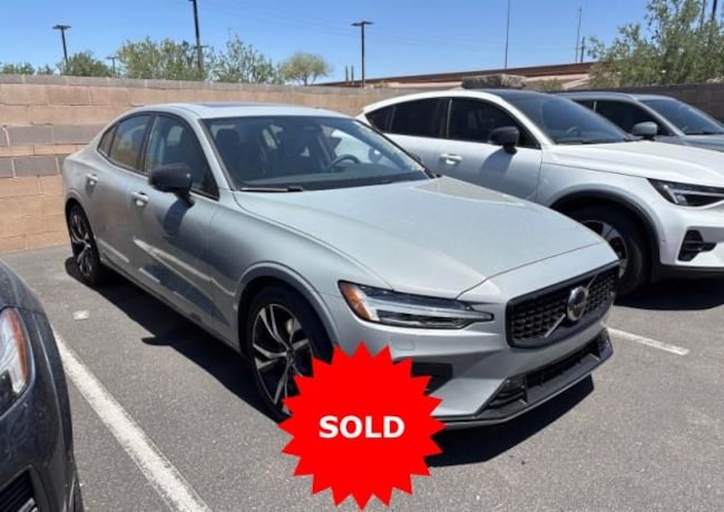 2025 Volvo S60 B5 Plus Dark's photo