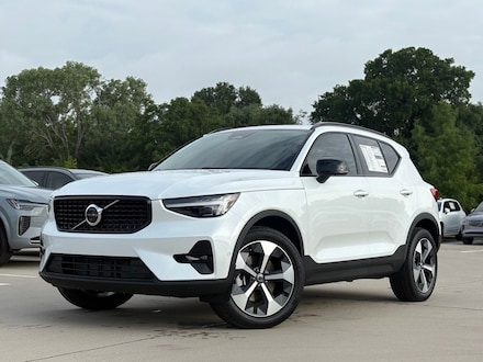 2026 Volvo XC40 B5 Plus AWD SUV