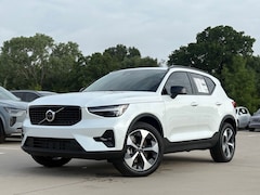 2026 Volvo XC40 B5 Plus SUV