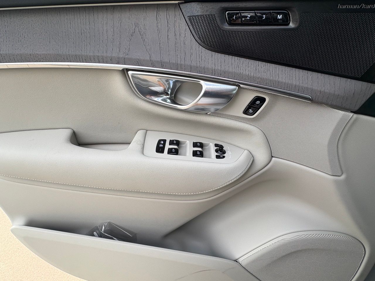 2026 Volvo XC90 Ultra - Photo 14