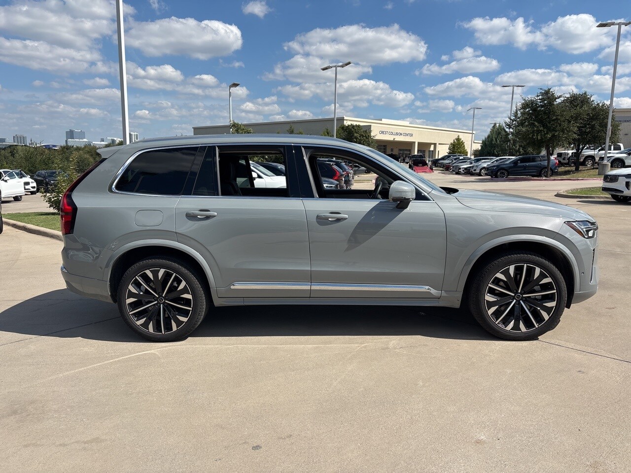2025 Volvo XC90 Plus photo 4