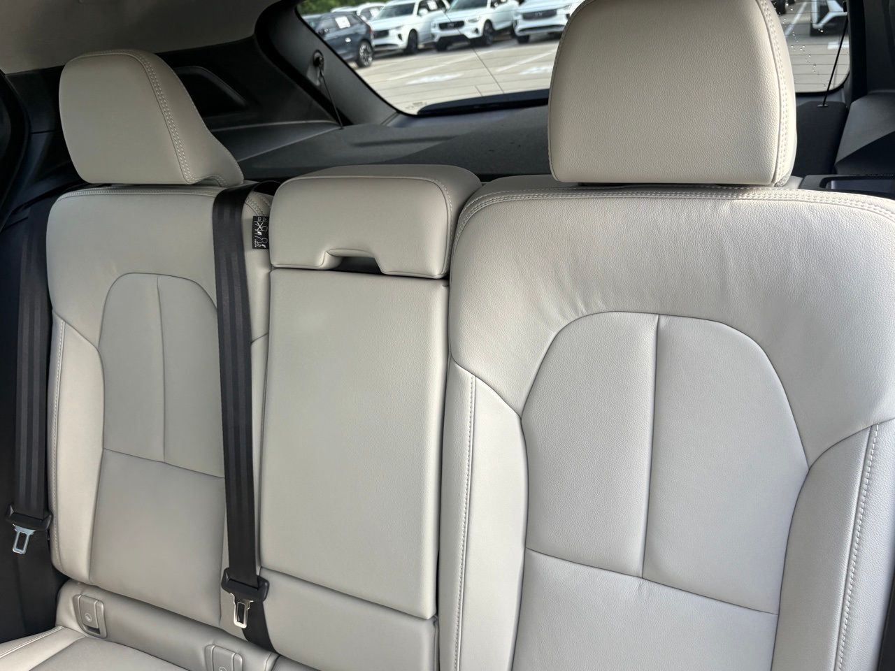 2026 Volvo XC40 Plus - Photo 21