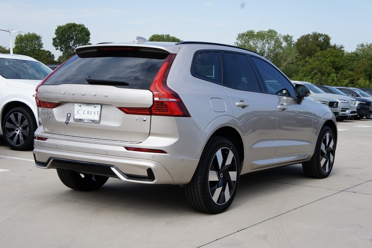 2025 Volvo XC60 Hybrid T8 Plus photo 4