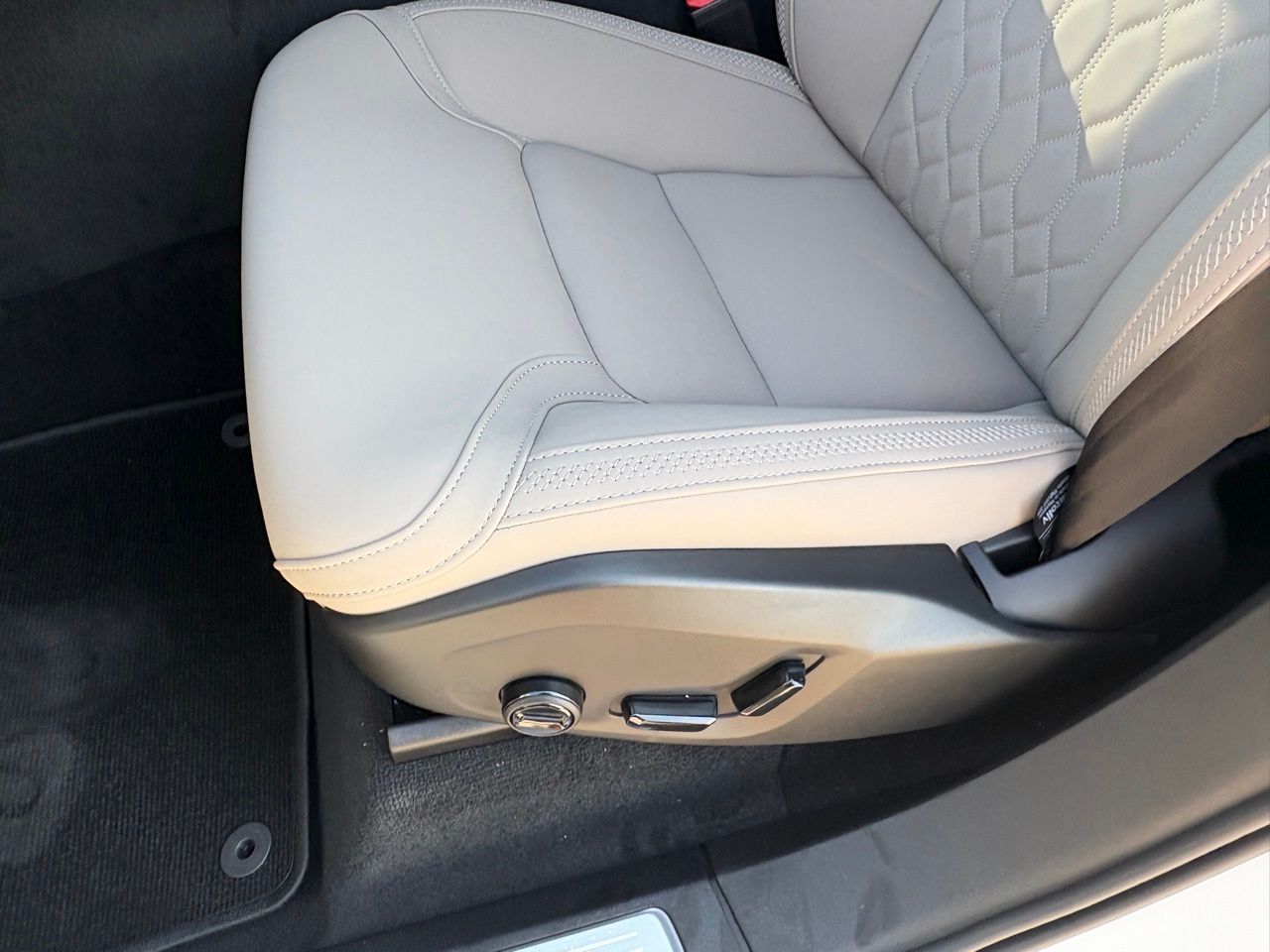 2026 Volvo XC90 Plus - Photo 20