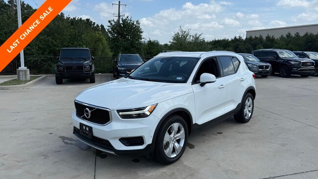 2019 Volvo XC40 T5 Momentum AWD's photo