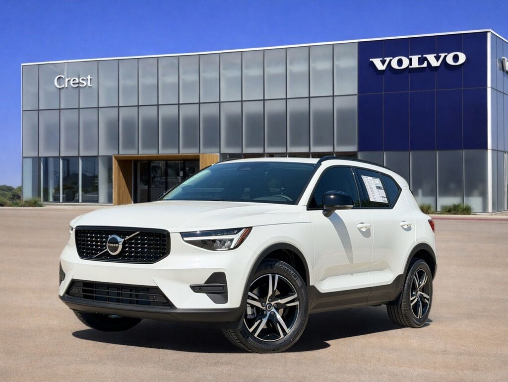 New 2026 Volvo XC40 B5 Core SUV