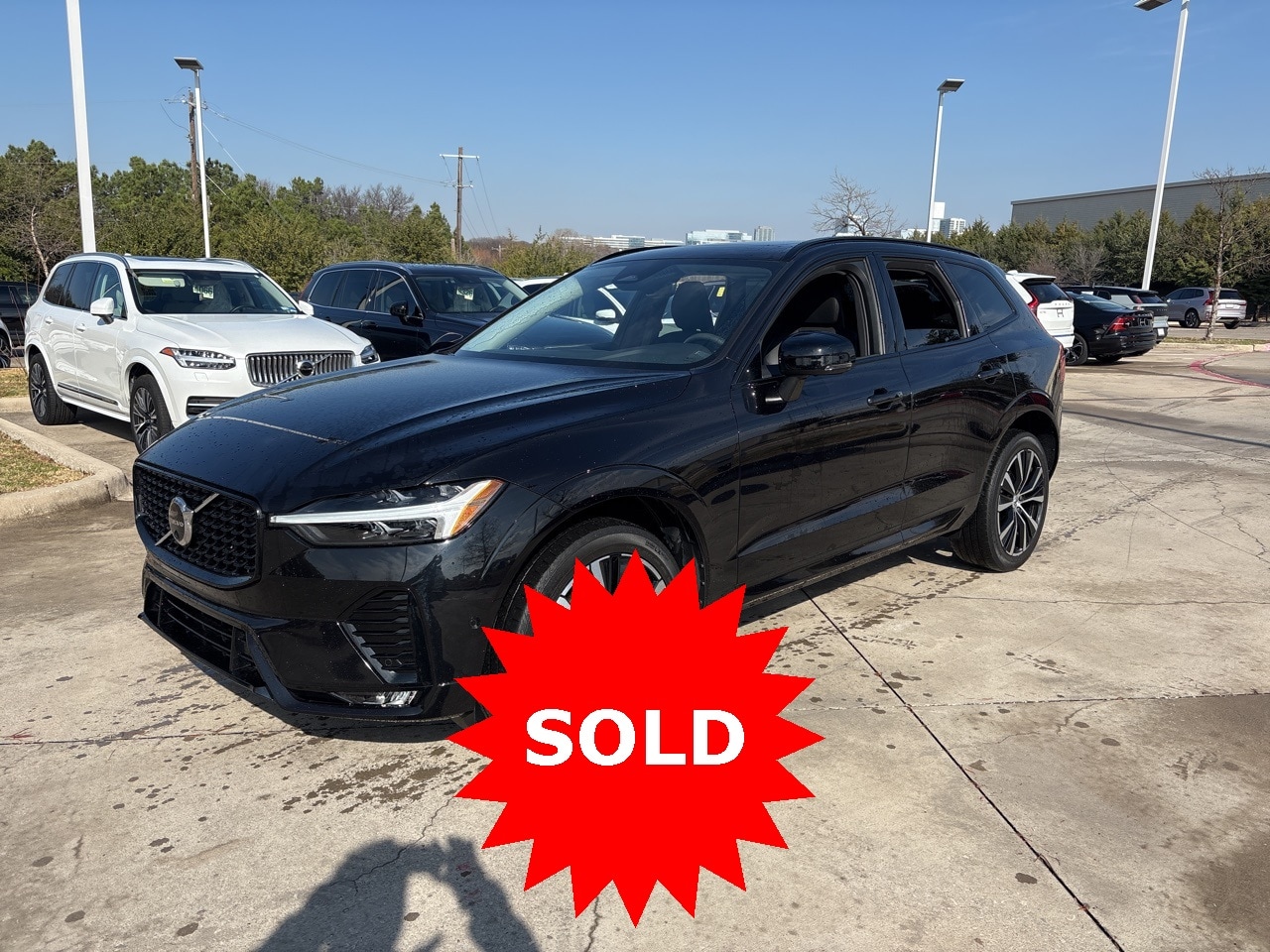 2023 Volvo XC60 Plus's photo