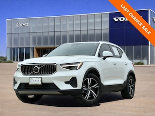 2025 Volvo XC40 B5 AWD SUV