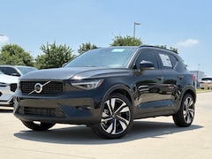 2025 Volvo XC40