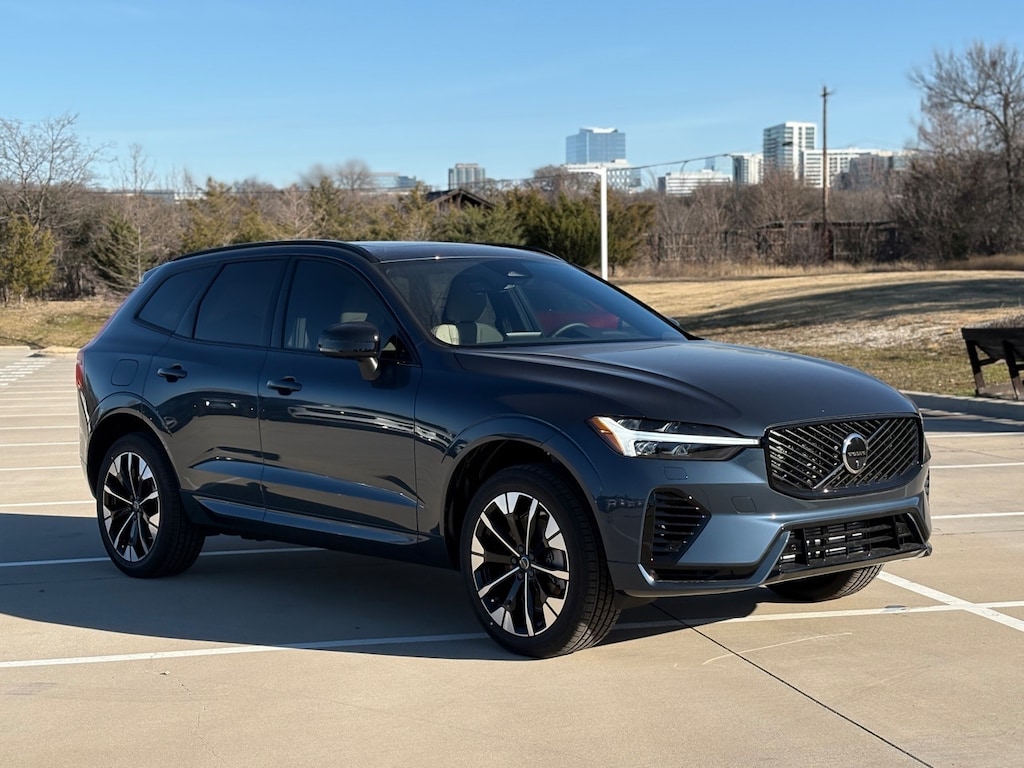 New 2026 Volvo XC60 plug-in hybrid T8 Plus SUV