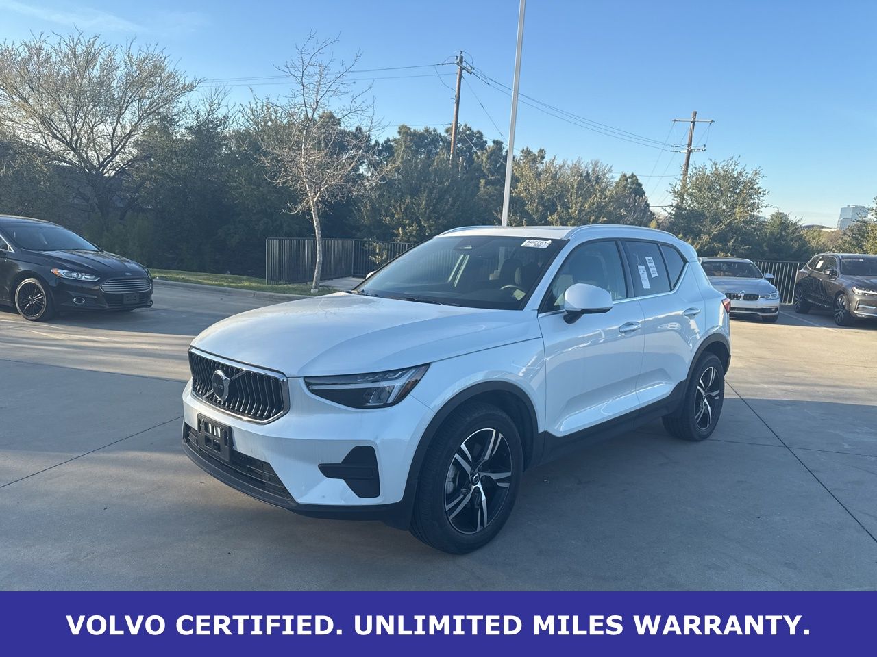 2025 Volvo XC40 B5 Core Bright Theme AWD