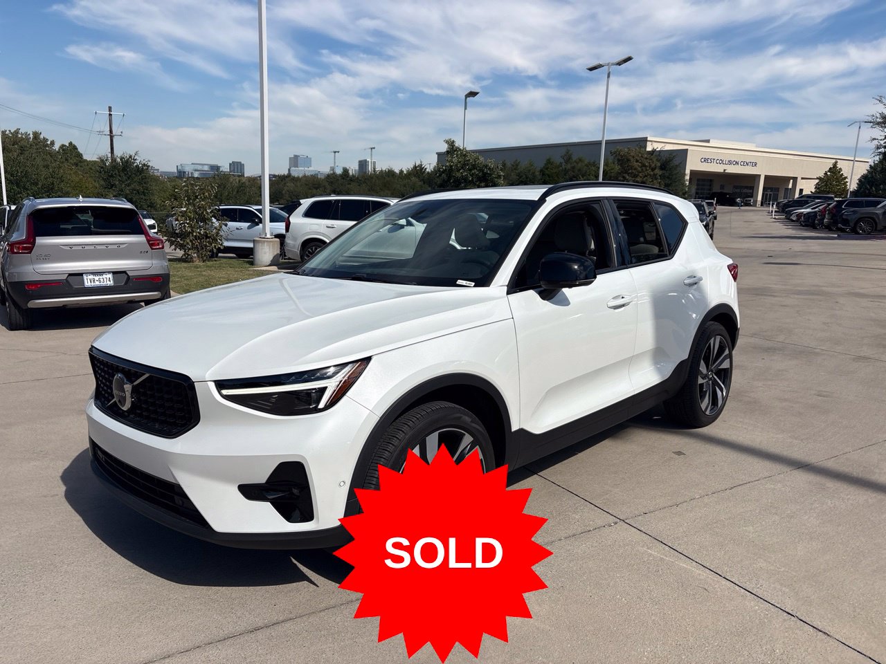2025 Volvo XC40