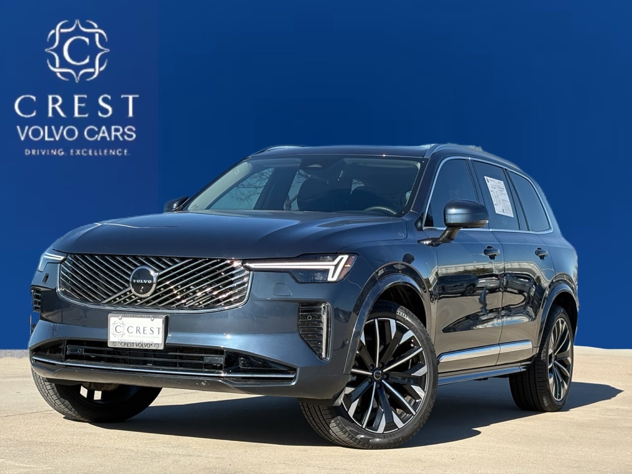 2025 Volvo XC90 Plus's photo