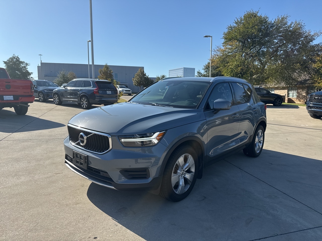 2020 Volvo XC40 Momentum