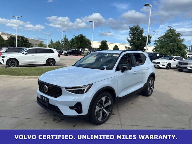 2026 Volvo XC40 B5 Plus SUV