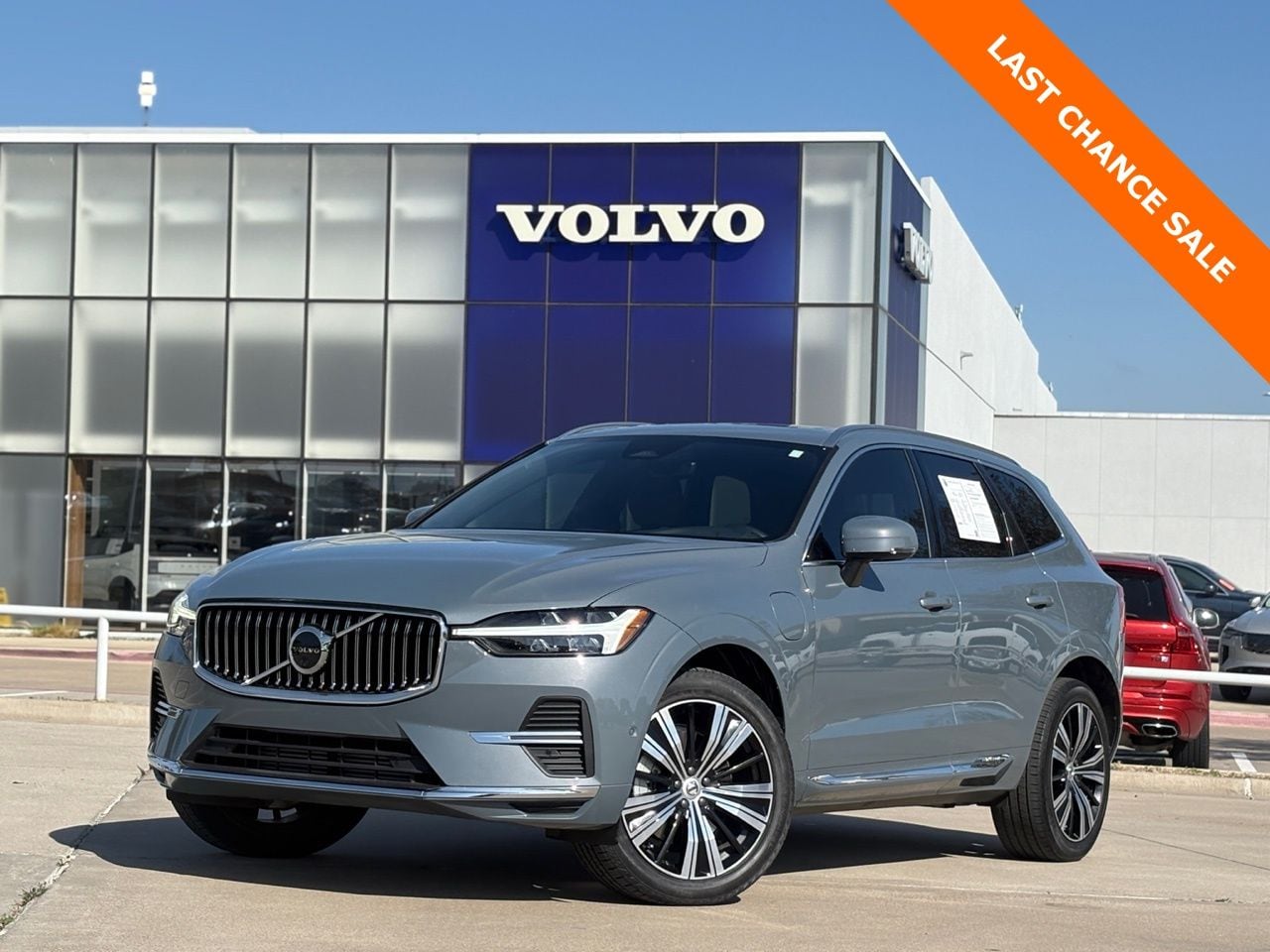 2023 Volvo XC60 Recharge T8 Plus Bright Theme eAWD