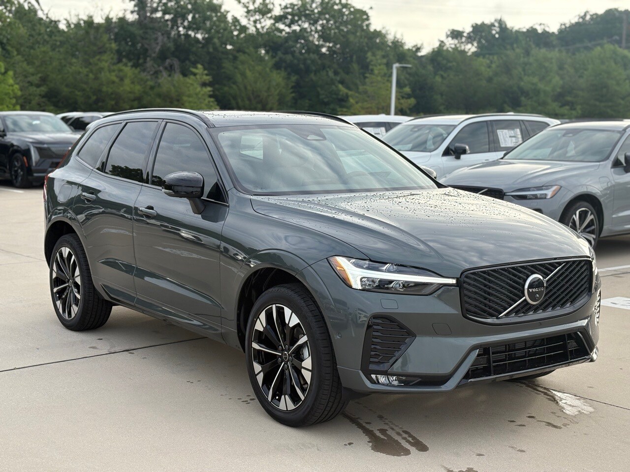 2026 Volvo XC60 B5 Plus photo 3