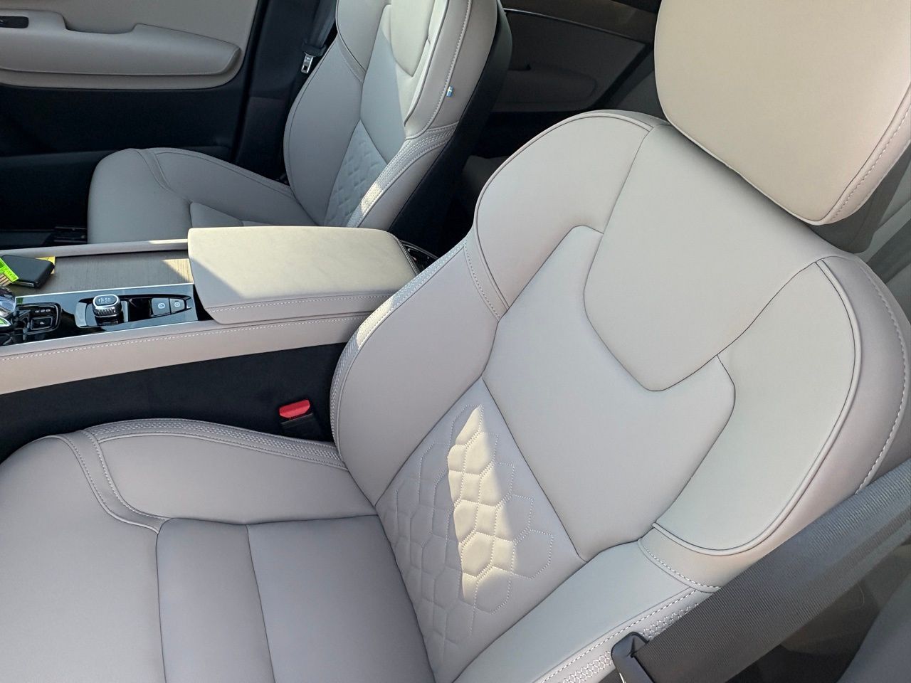 2026 Volvo XC90 Plus - Photo 19