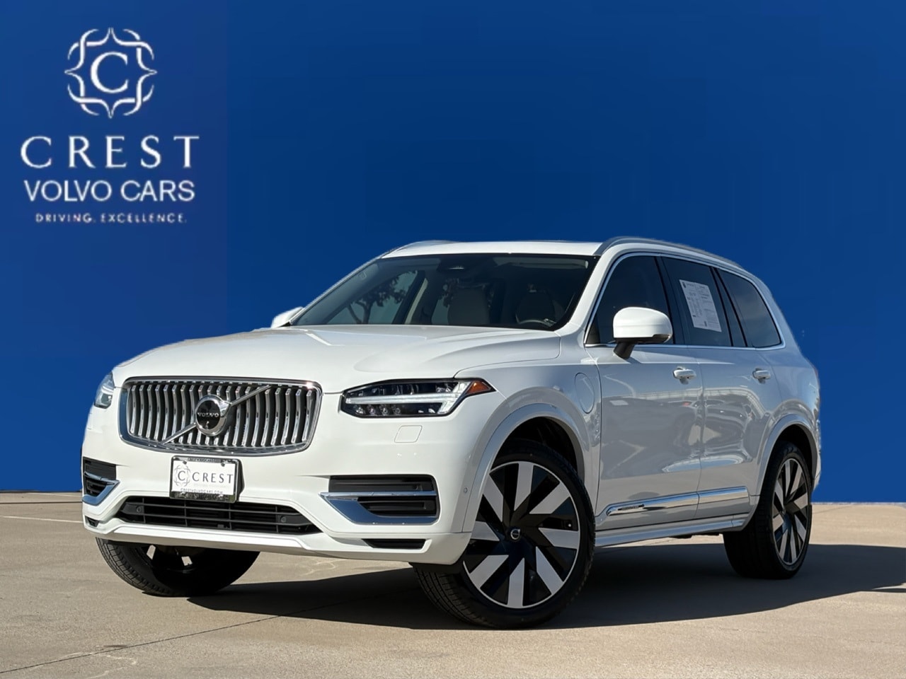 2024 Volvo XC90 Plus's photo