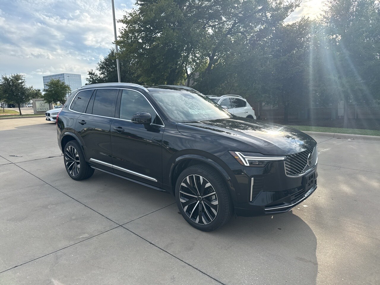 2025 Volvo XC90 Plus photo 3