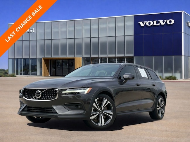 2023 Volvo V60 Cross Country B5 Plus AWD's photo