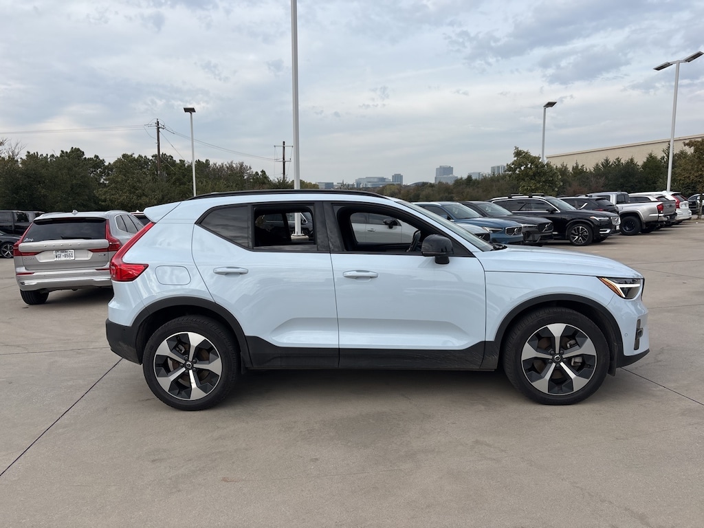 Certified 2025 Volvo XC40 B5 Plus Dark Theme SUV