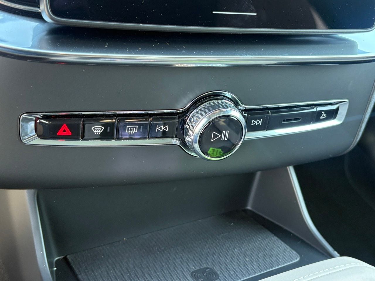 2026 Volvo XC90 Plus - Photo 15