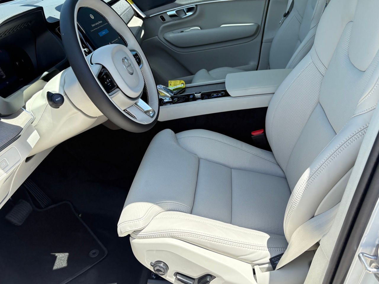 2026 Volvo XC90 Ultra - Photo 17