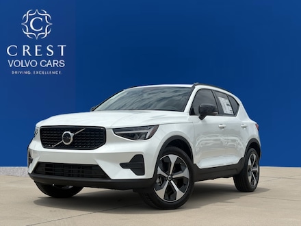 2026 Volvo XC40 B4 Core SUV