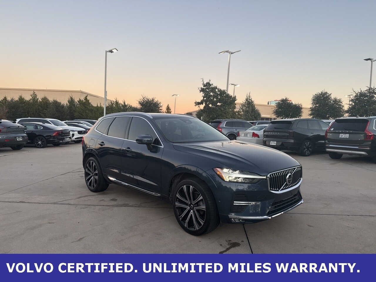 2023 Volvo XC60 B5 Ultimate photo 3