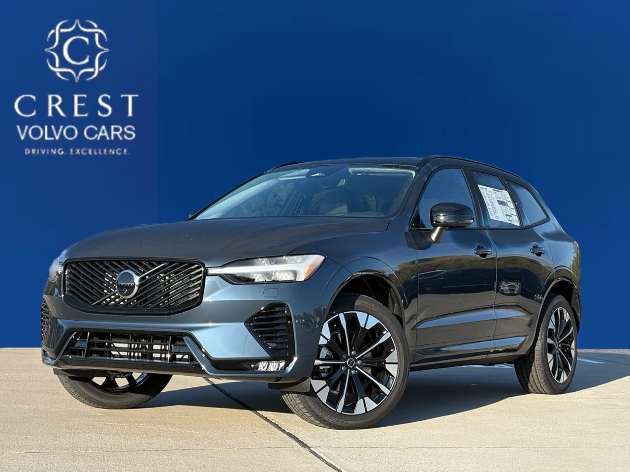 2026 Volvo XC60 B5 Plus Dark AWD's photo