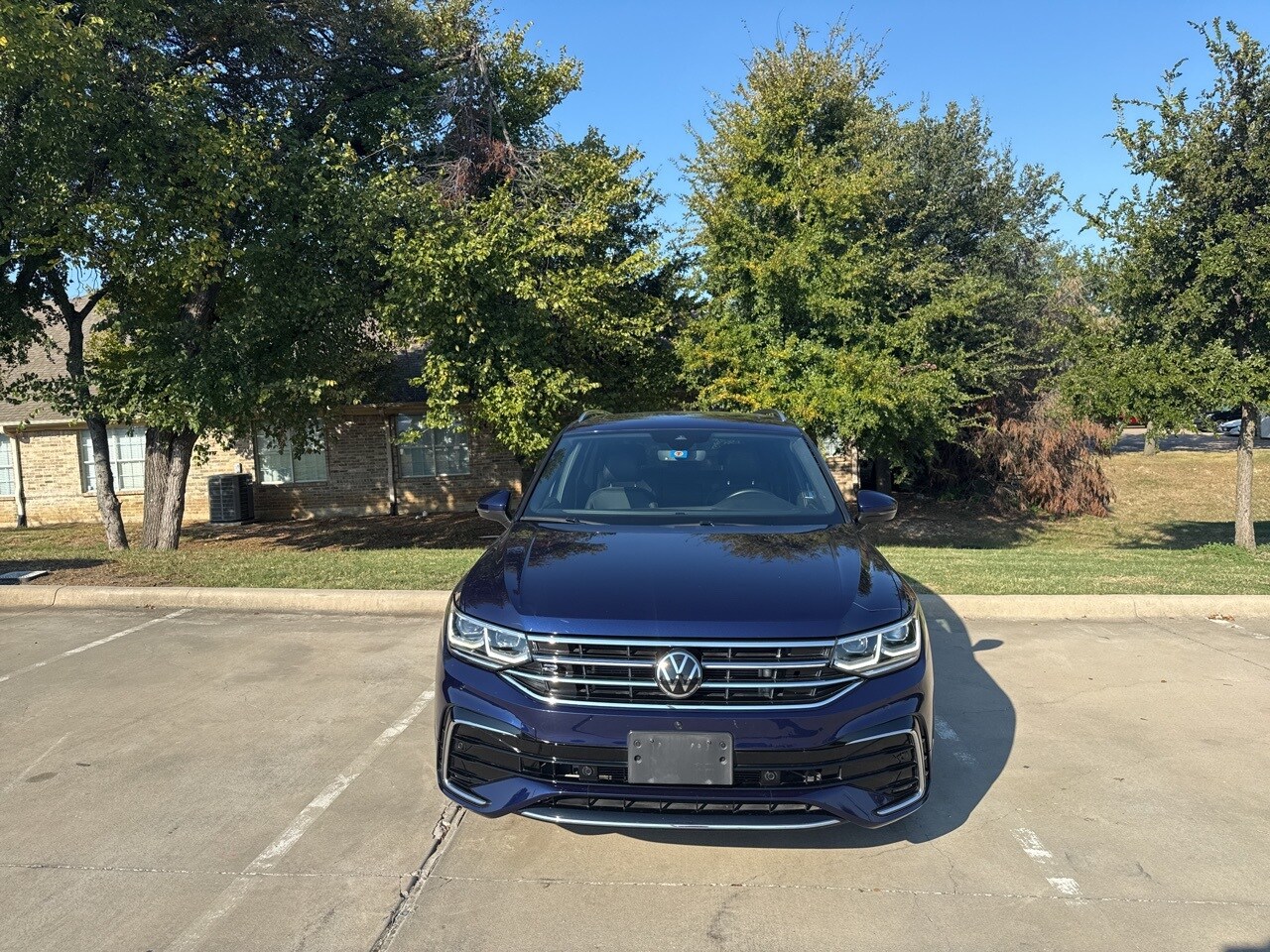 2022 Volkswagen Tiguan SEL Premium R-Line photo 2