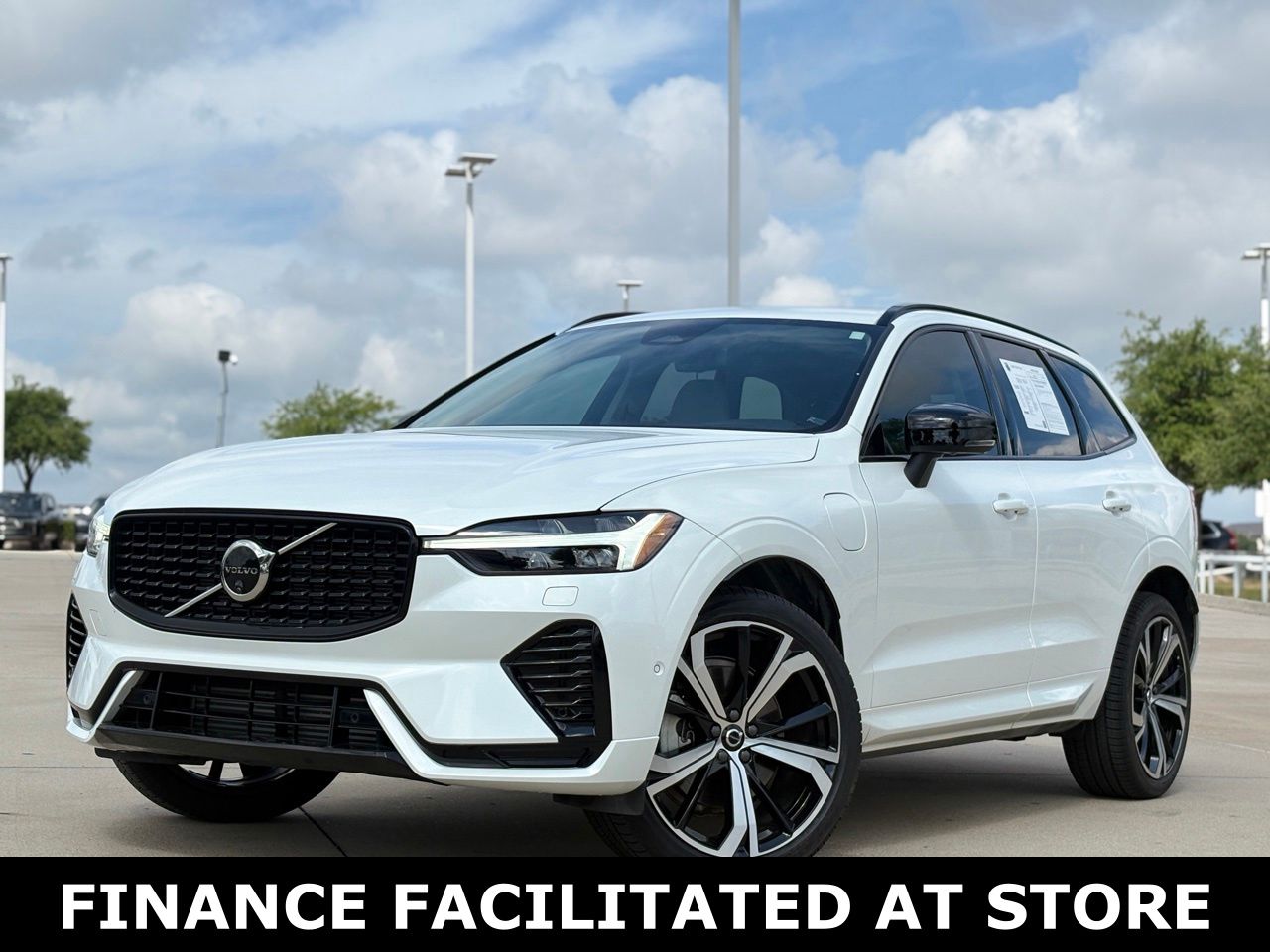 Volvo-Xc60 Recharge Plug-In Hybrid-1