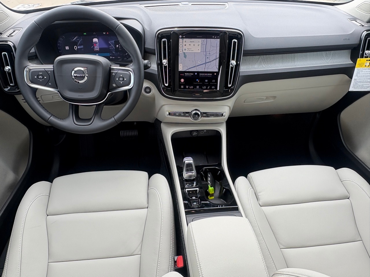 2026 Volvo XC40 Plus - Photo 11