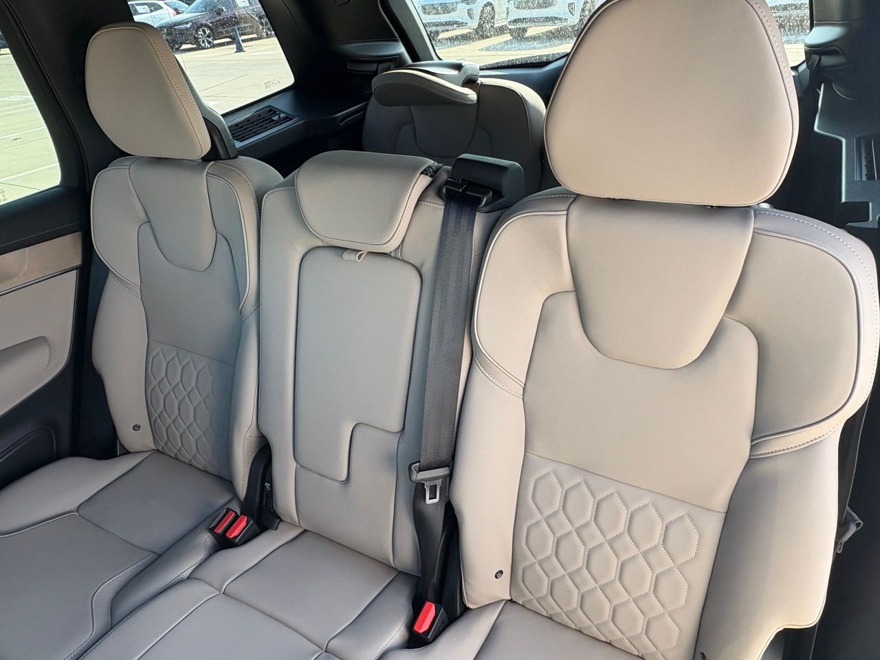 2026 Volvo XC90 Plus - Photo 24