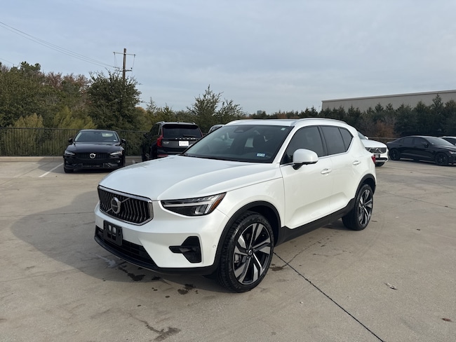 2023 Volvo XC40 B5 Plus Bright Theme SUV