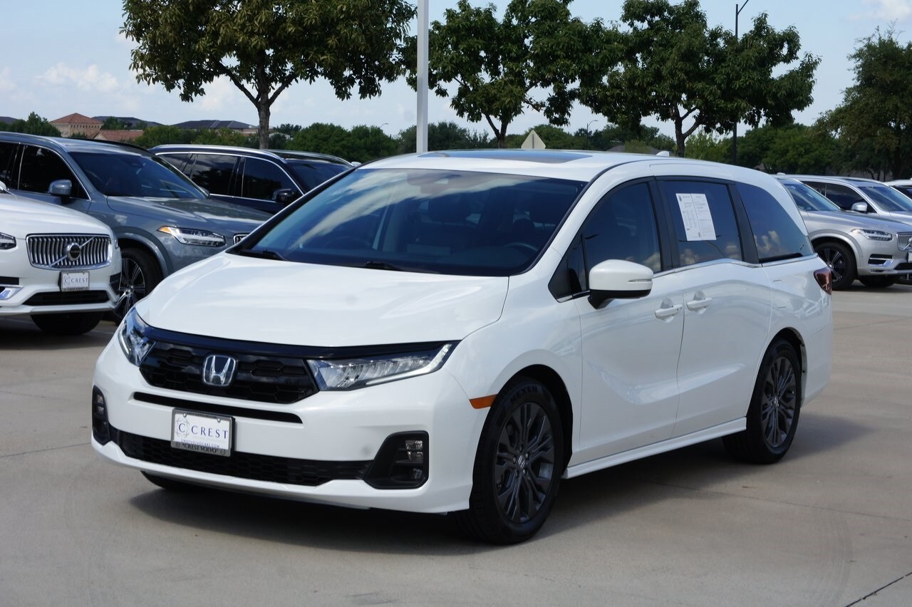 2025 Honda Odyssey Touring photo 2
