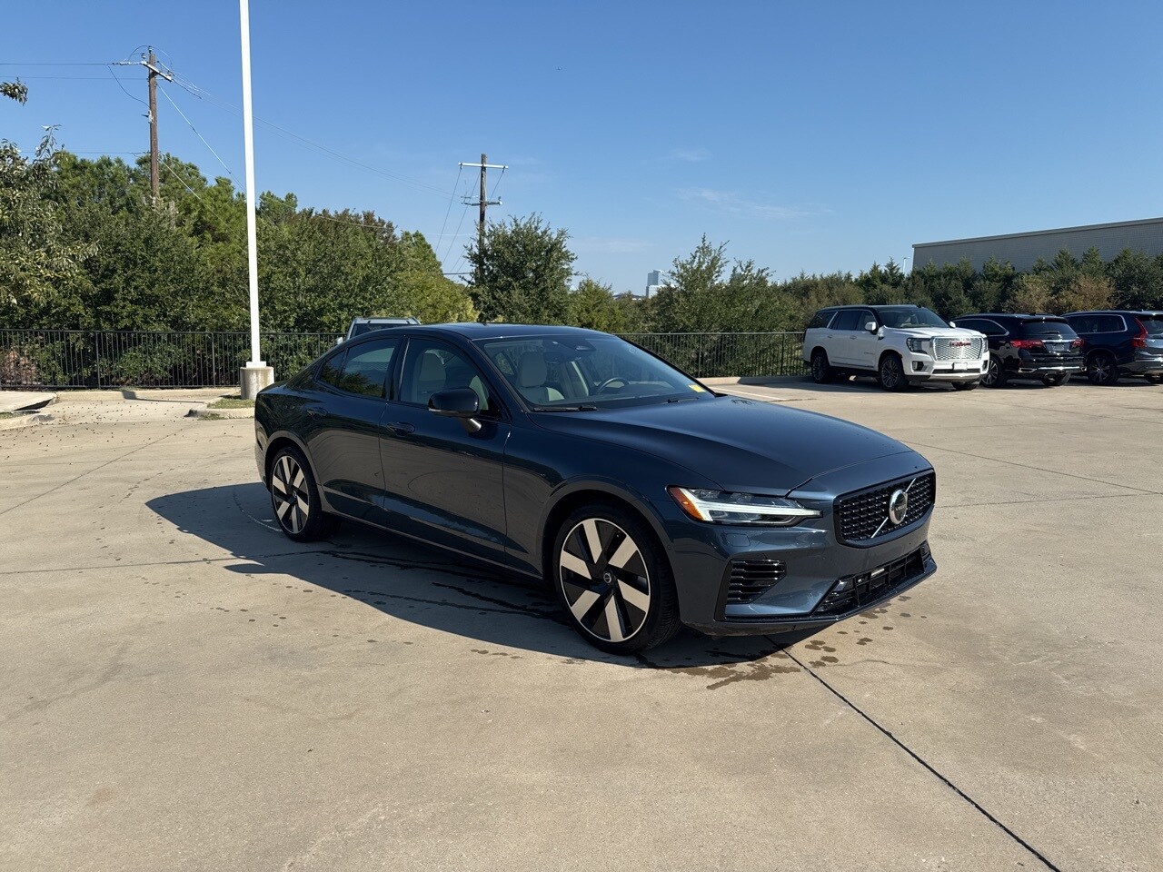 2024 Volvo S60 Recharge T8 Plus photo 3