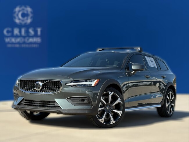 2026 Volvo V60 Cross Country B5 Ultra Wagon